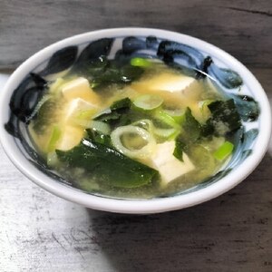 豆腐ネギほうれん草の味噌汁